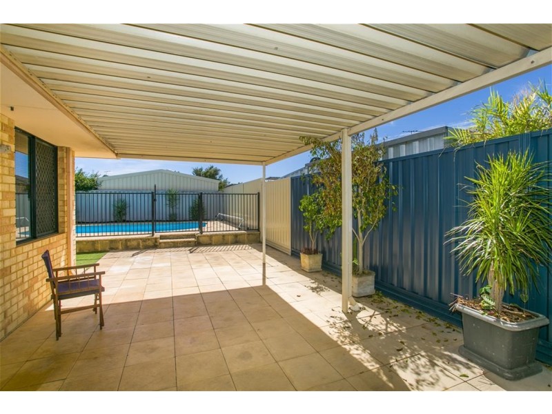 33 Gentle Circle, South Guildford WA 6055