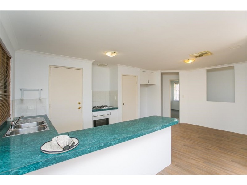 33 Gentle Circle, South Guildford WA 6055