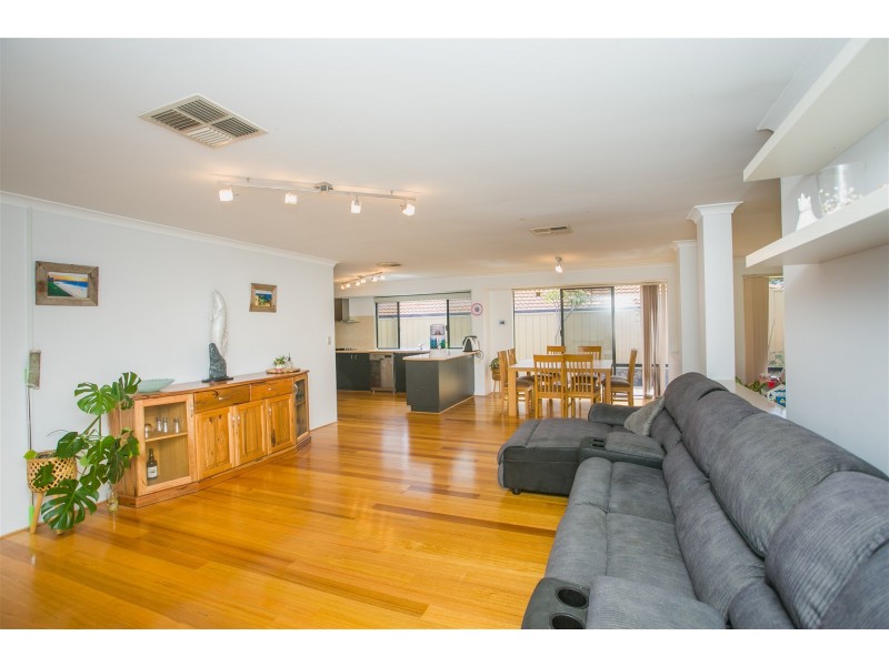 71 WYATT ROAD, Hocking WA 6065