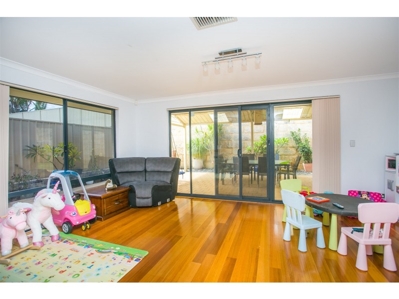 71 WYATT ROAD, Hocking WA 6065