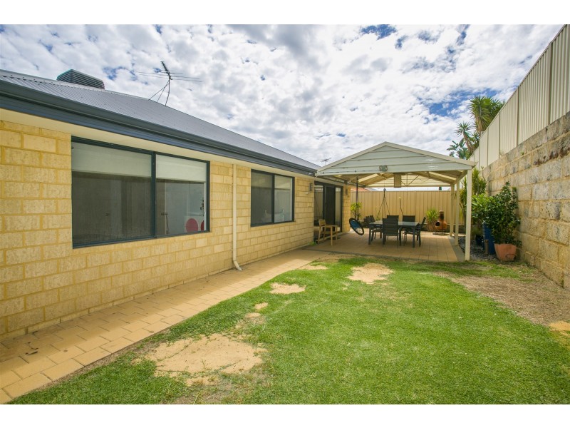 71 WYATT ROAD, Hocking WA 6065