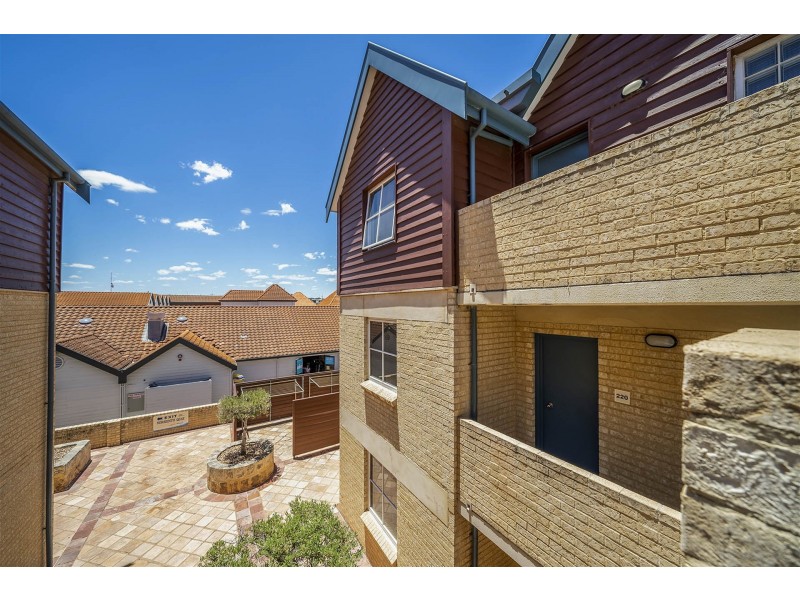 220/68 Southside Drive, Hillarys WA 6025