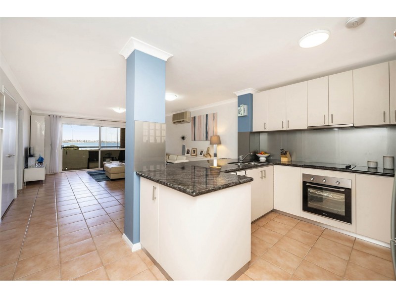220/68 Southside Drive, Hillarys WA 6025