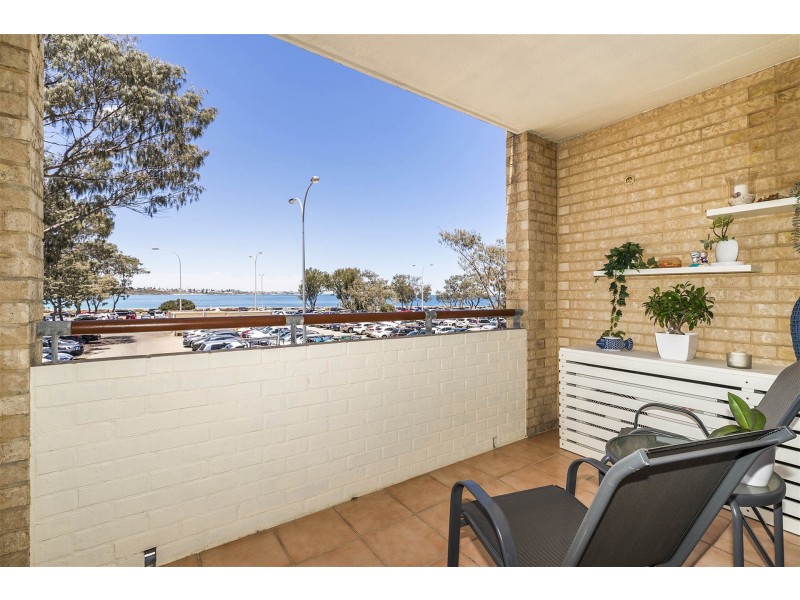 220/68 Southside Drive, Hillarys WA 6025