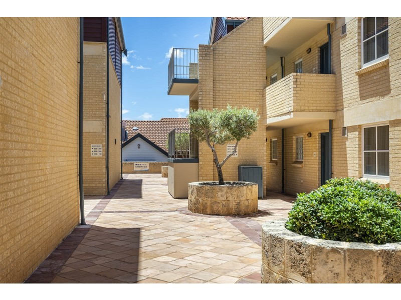 220/68 Southside Drive, Hillarys WA 6025