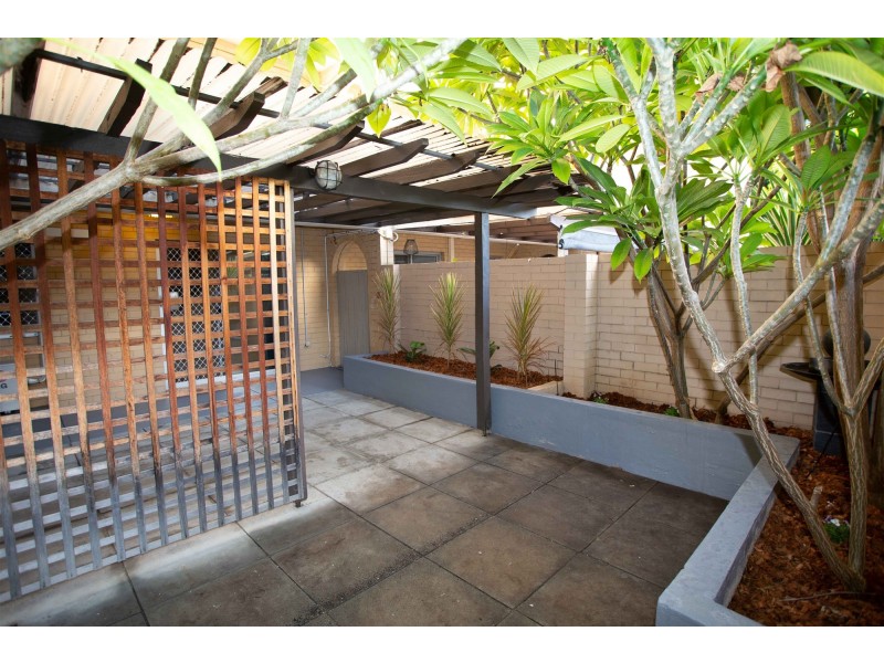 2/7 Tenth Avenue, Maylands WA 6051