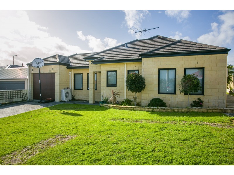 7A Findon Crescent, Westminster WA 6061