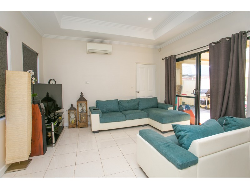 7A Findon Crescent, Westminster WA 6061