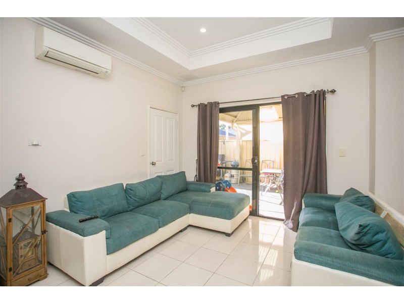 7A Findon Crescent, Westminster WA 6061