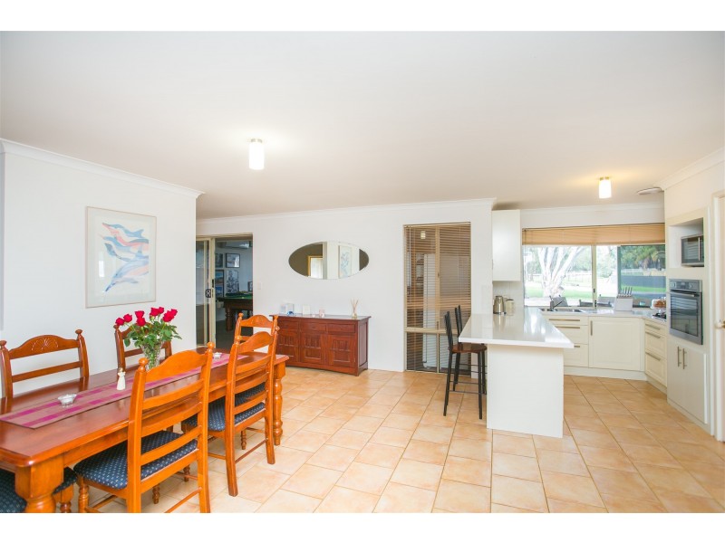 22 Hazelmere  Circus, Hazelmere WA 6055