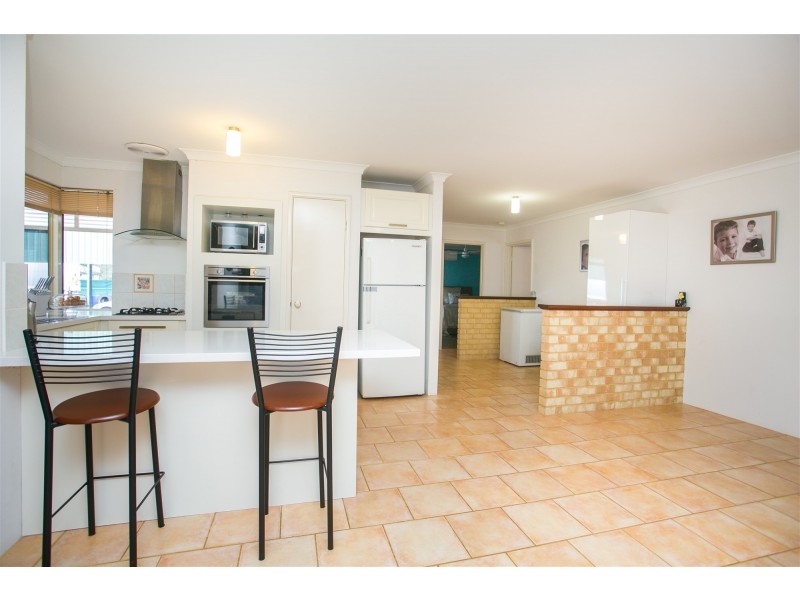 22 Hazelmere  Circus, Hazelmere WA 6055