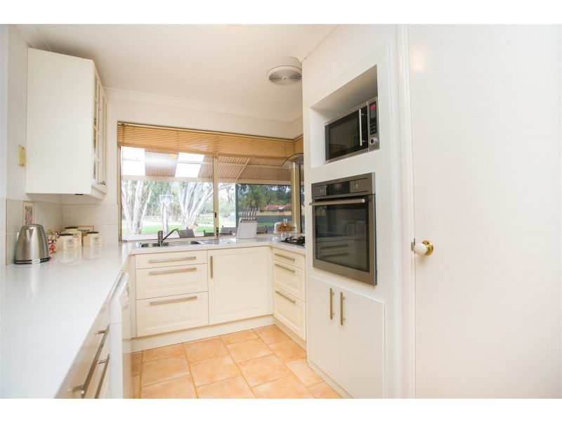 22 Hazelmere  Circus, Hazelmere WA 6055