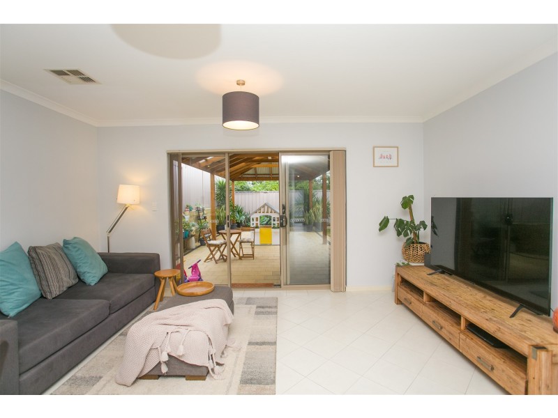 76 Merlot Way, Pearsall WA 6065