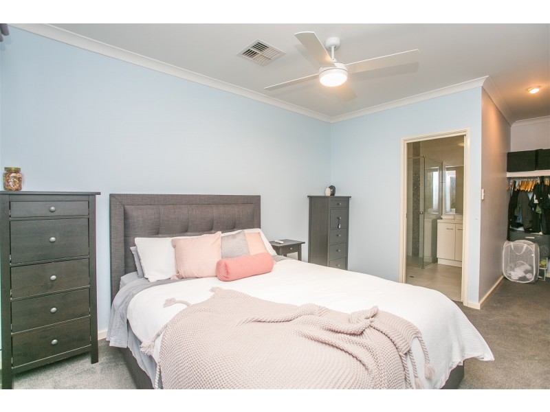 76 Merlot Way, Pearsall WA 6065