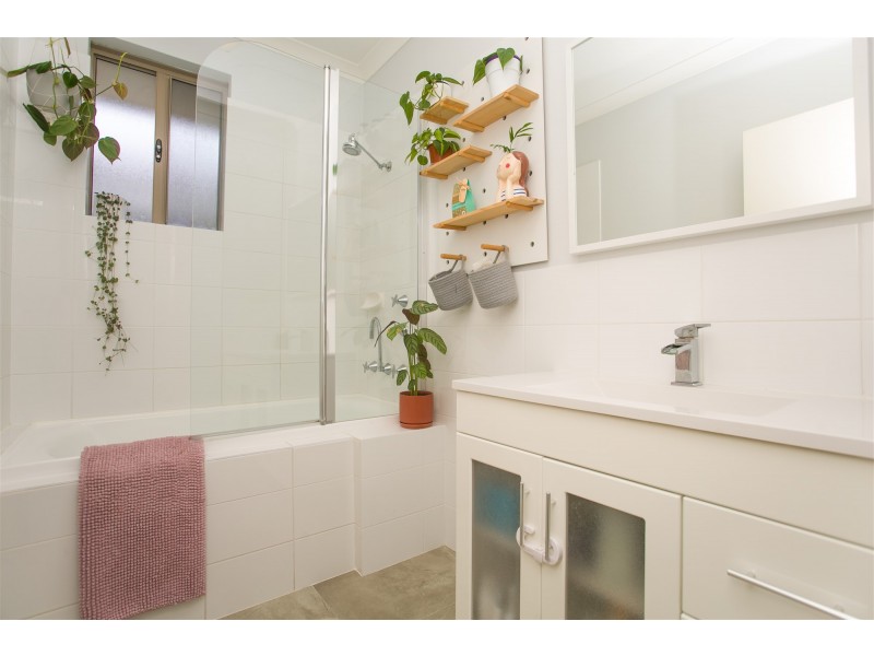 76 Merlot Way, Pearsall WA 6065