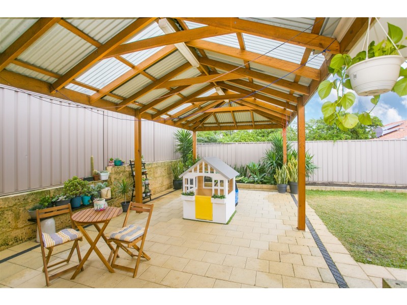 76 Merlot Way, Pearsall WA 6065