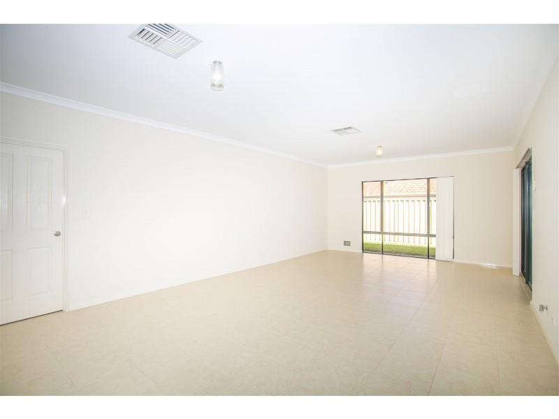 4 PAISLEY LINK, Butler WA 6036