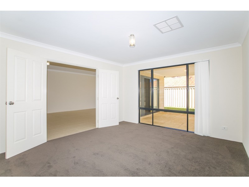 4 PAISLEY LINK, Butler WA 6036