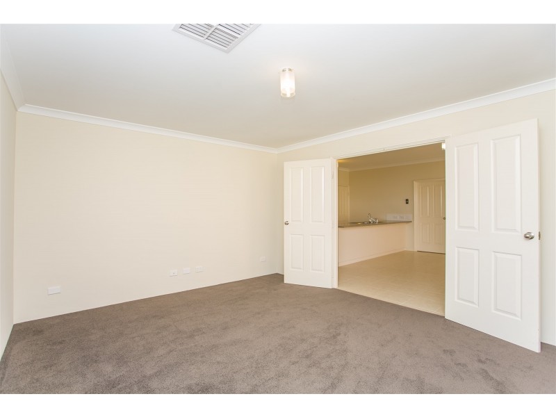 4 PAISLEY LINK, Butler WA 6036