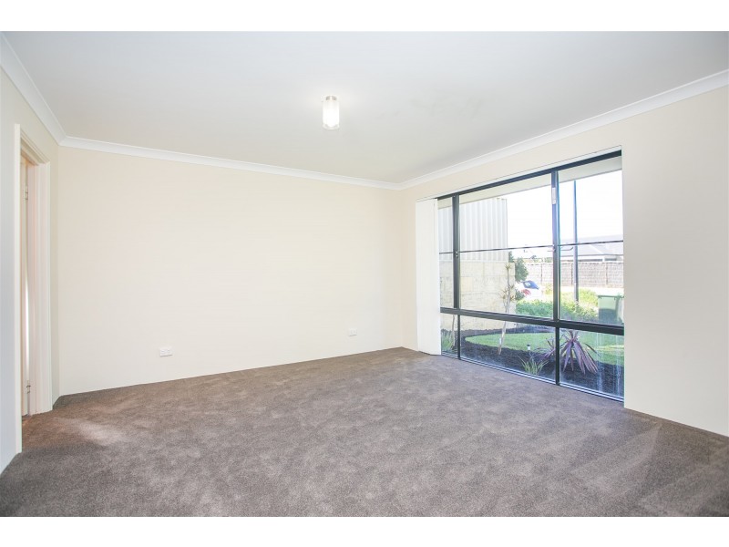 4 PAISLEY LINK, Butler WA 6036