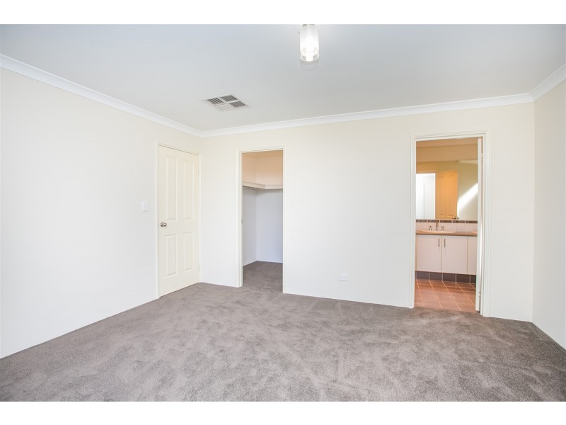 4 PAISLEY LINK, Butler WA 6036