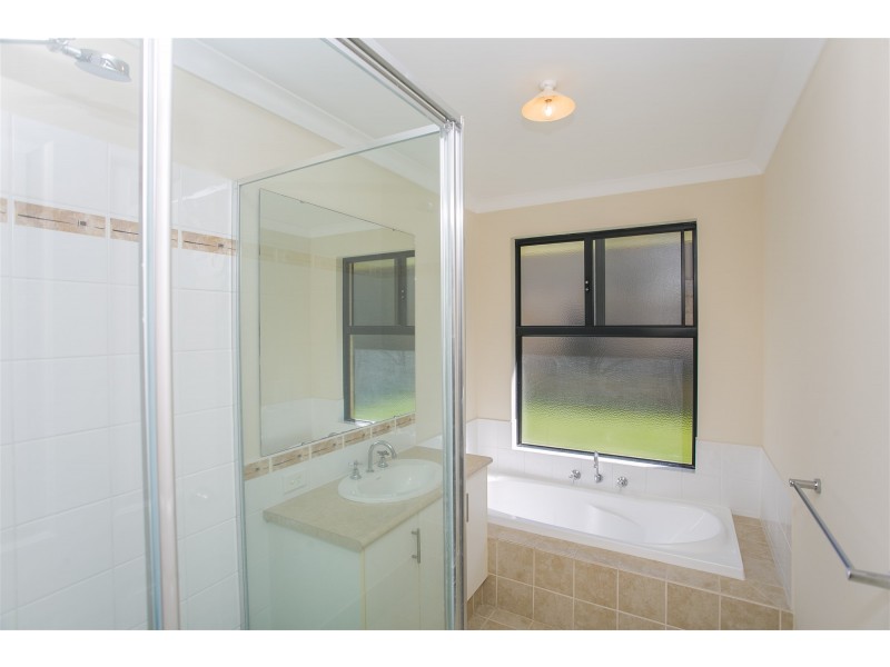 4 PAISLEY LINK, Butler WA 6036