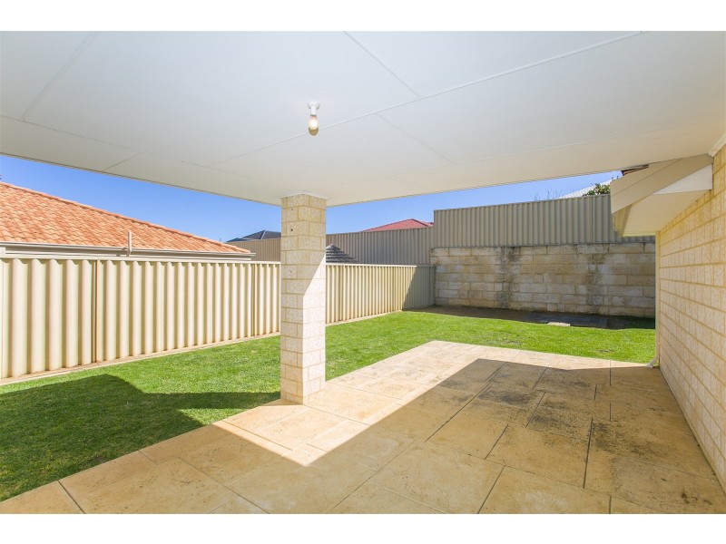 4 PAISLEY LINK, Butler WA 6036