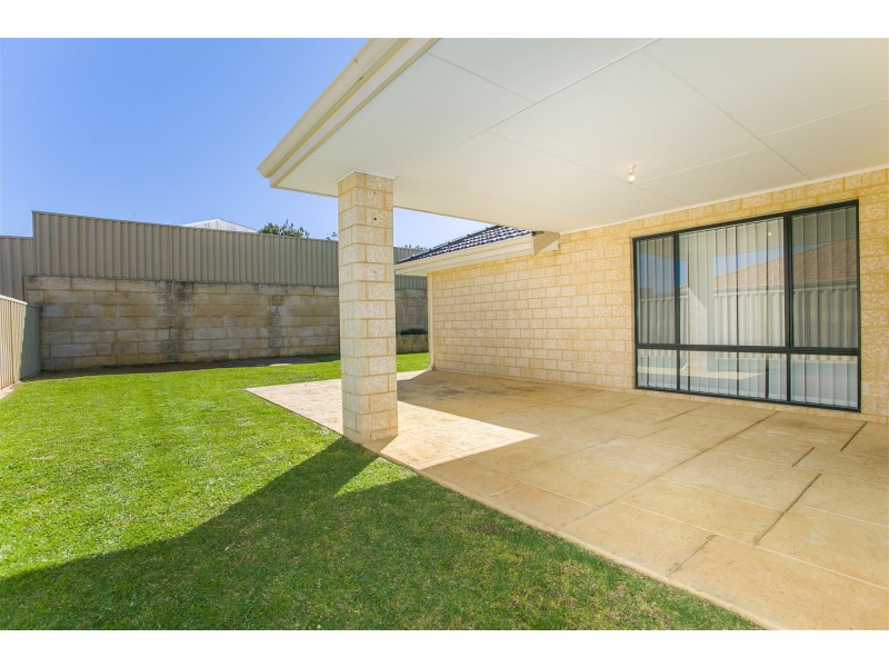 4 PAISLEY LINK, Butler WA 6036