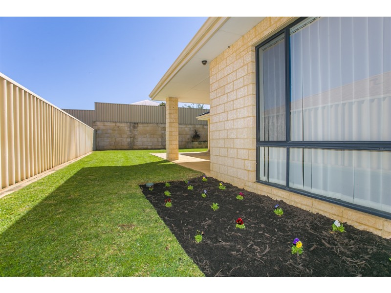 4 PAISLEY LINK, Butler WA 6036