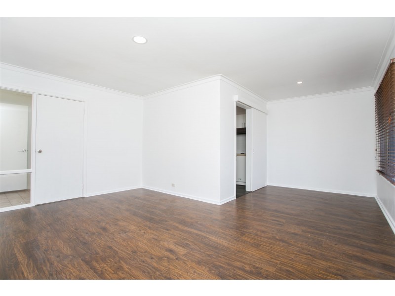 4/50-52 Leach Highway, Wilson WA 6107