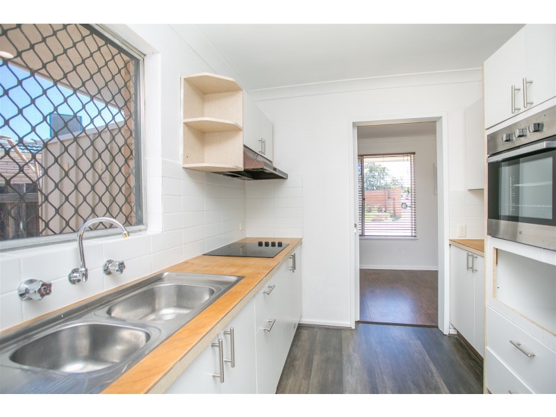 4/50-52 Leach Highway, Wilson WA 6107