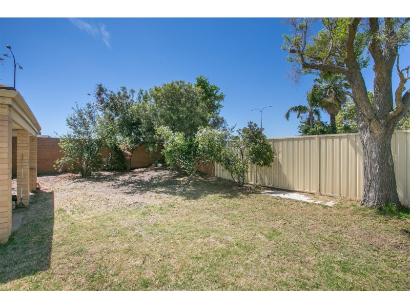 4/50-52 Leach Highway, Wilson WA 6107