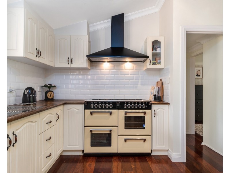 27 Alpine Road, Kalamunda WA 6076