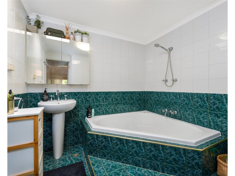 27 Alpine Road, Kalamunda WA 6076