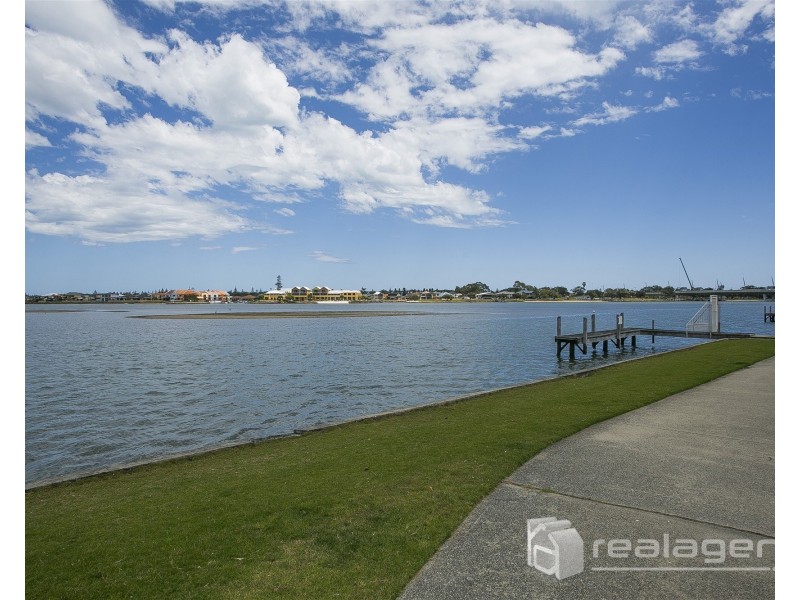 9/8 Creery Street, Dudley Park WA 6210