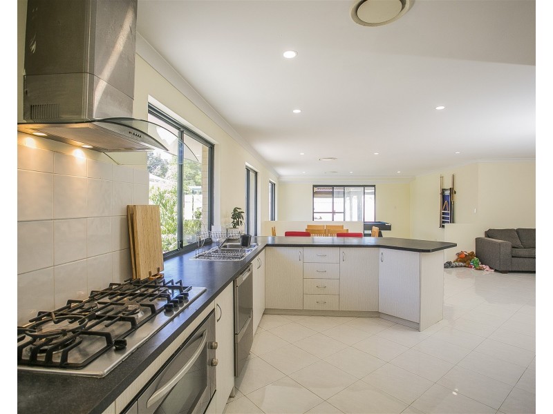 292 Sultana Road, East, Forrestfield WA 6058