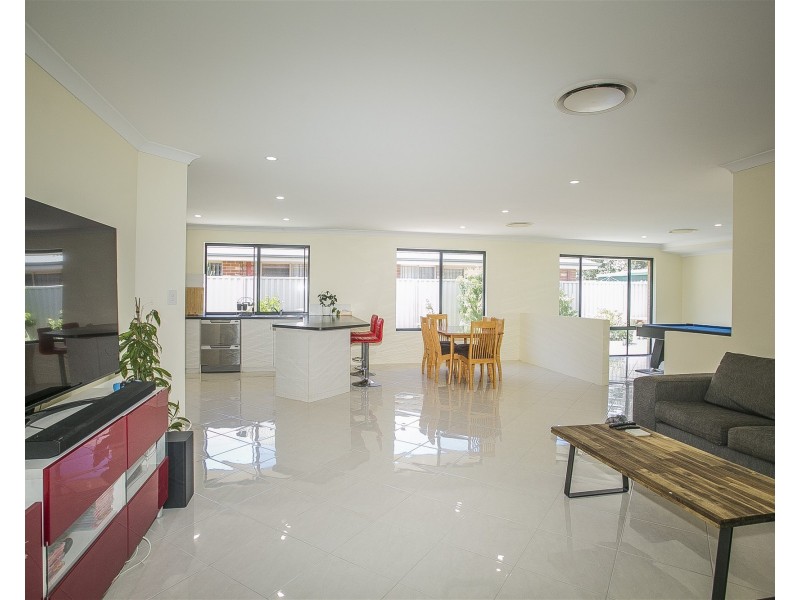 292 Sultana Road, East, Forrestfield WA 6058