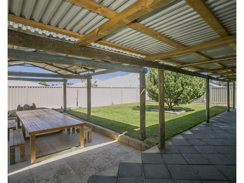 292 Sultana Road, East, Forrestfield WA 6058