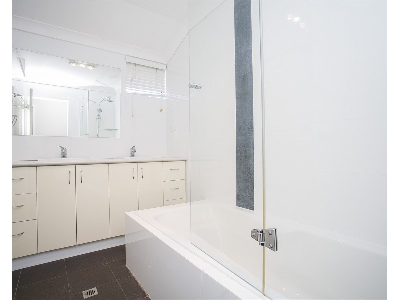 31 Chedworth Way, Eden Hill WA 6054