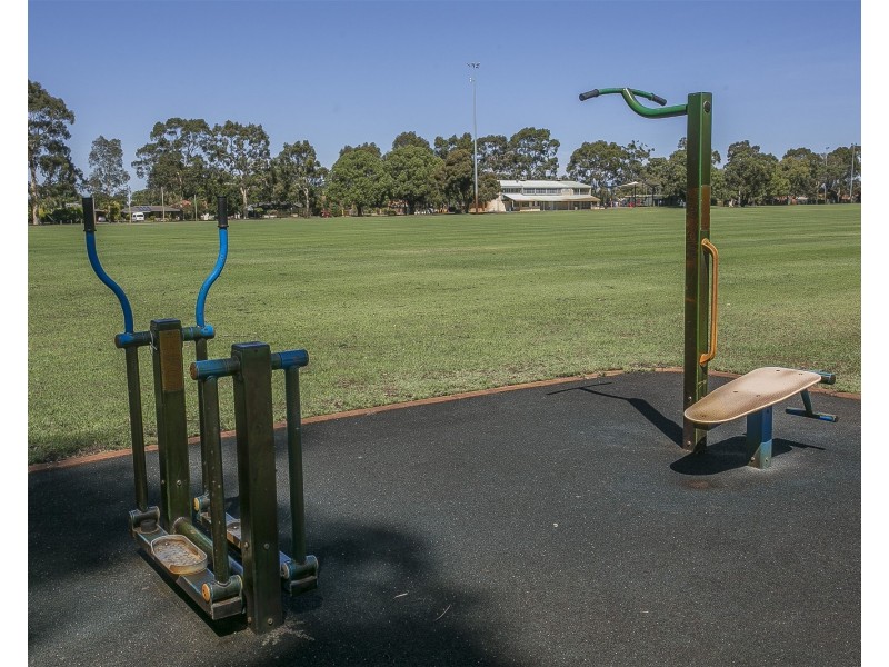 31 Chedworth Way, Eden Hill WA 6054