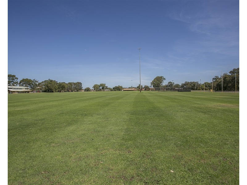 31 Chedworth Way, Eden Hill WA 6054