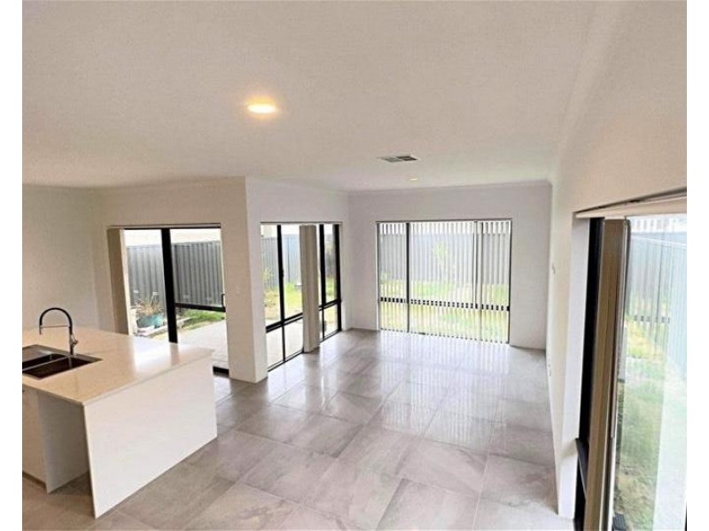 43 Stithians Ave, Aveley WA 6069
