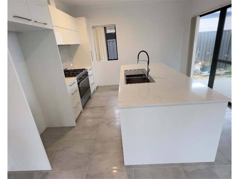 43 Stithians Ave, Aveley WA 6069