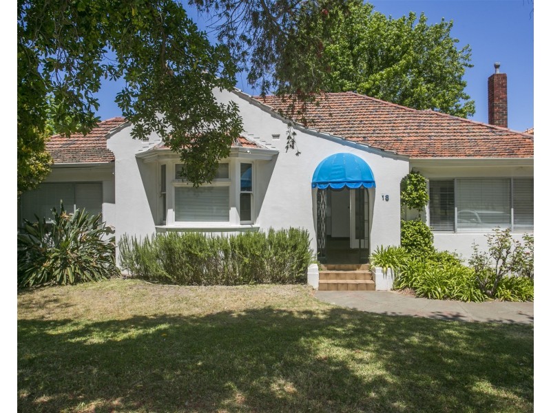 18  Gallop Road, Dalkeith WA 6009