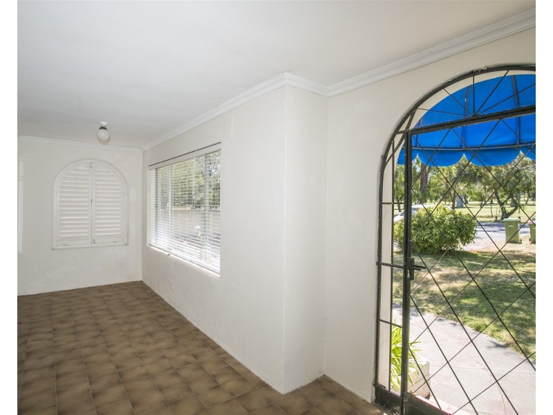 18  Gallop Road, Dalkeith WA 6009