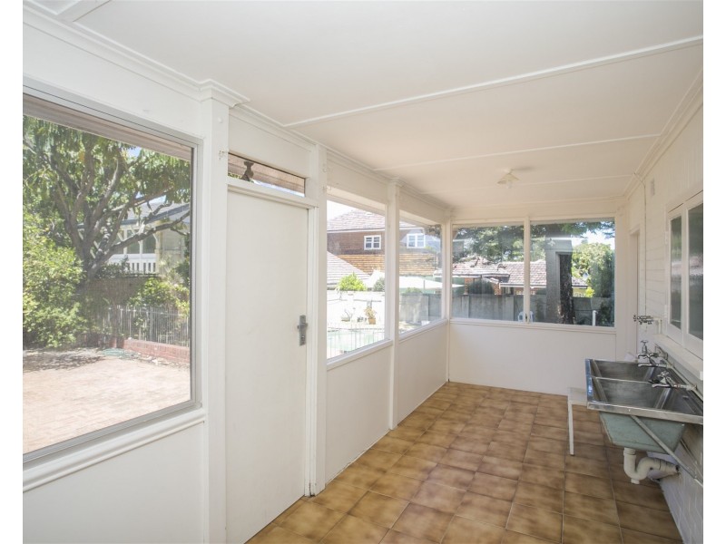 18  Gallop Road, Dalkeith WA 6009