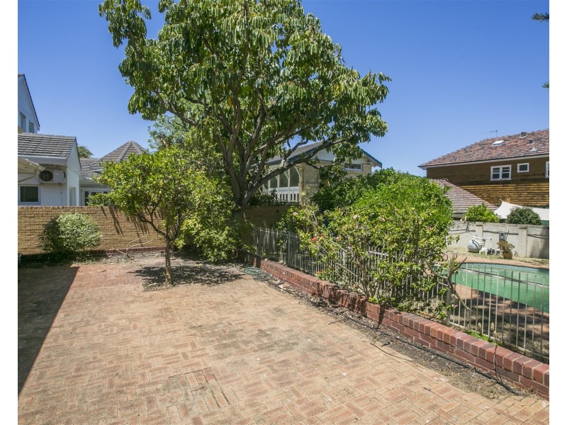 18  Gallop Road, Dalkeith WA 6009