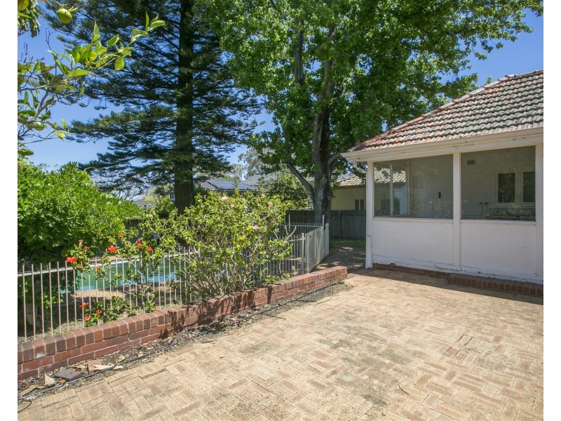 18  Gallop Road, Dalkeith WA 6009