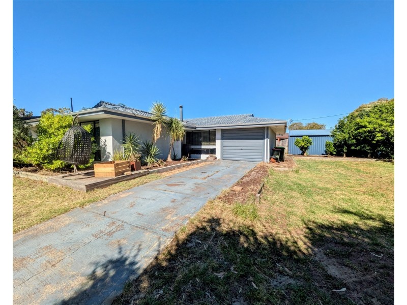 26 Hunter Drive, Lesmurdie WA 6076