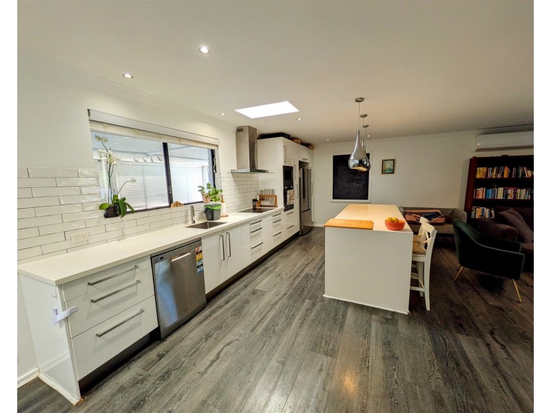 26 Hunter Drive, Lesmurdie WA 6076